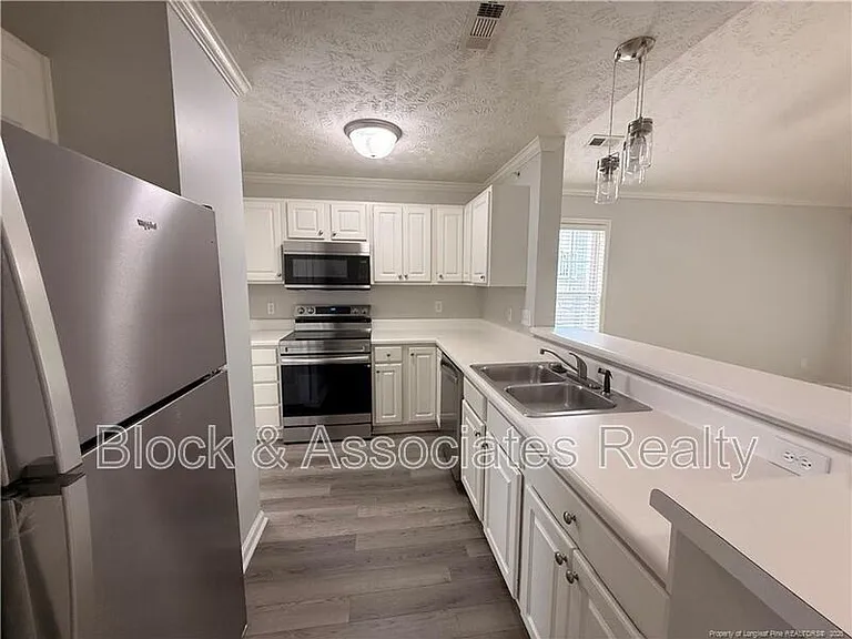 3342 Harbour Pointe Pl #9 — Photo 3