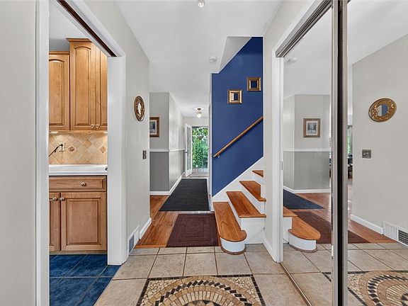 5th image of 3062 Clover St