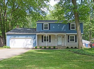 3959 Canterbury Rd, North Olmsted, OH
