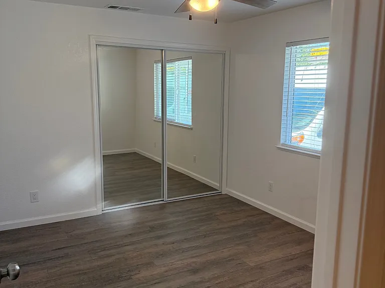 560 Edgewood Dr — Photo 8