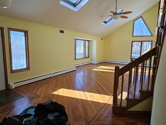 2nd image of 15 Julien Ct