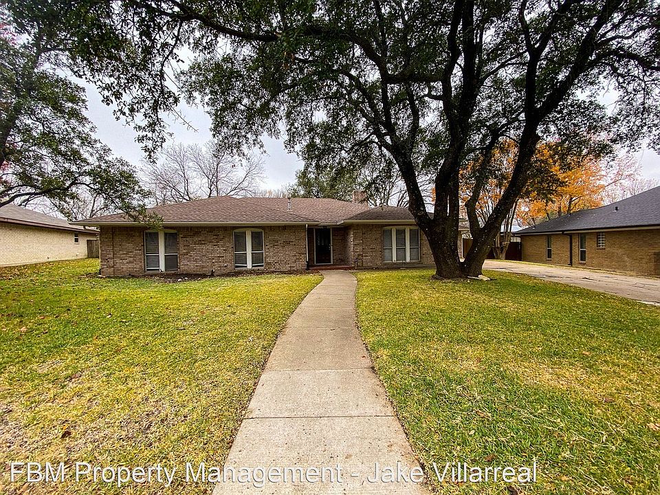 1313 Mount Vernon St, Ennis, TX 75119 Zillow
