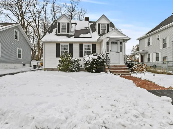 80 Crescent St, Lowell, MA 01851