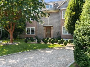 9 Bayview Dr W, Hampton Bays, NY 11946