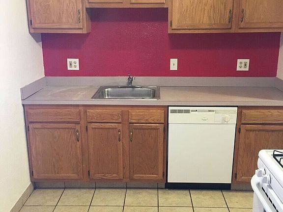 4th image of 23823 Banbury Cir APT 3
