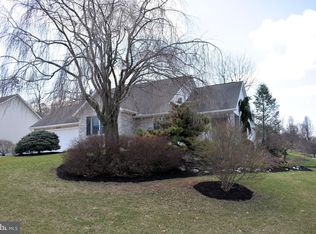 6172 Greenbriar Ter, Fayetteville, PA 17222