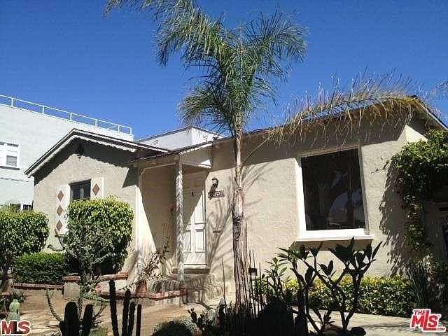 1st image of 2348 Oak St