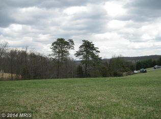 230 Daffy Ln, Falling Waters, WV 25419