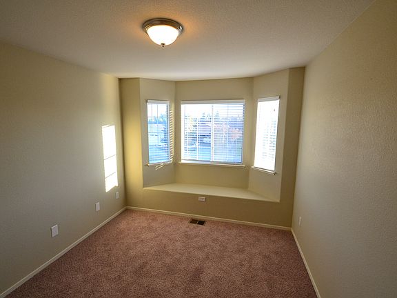 3rd image of 1040 Lake Park Ave