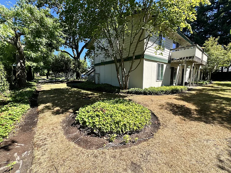 Greenfield Apartments — Photo 15