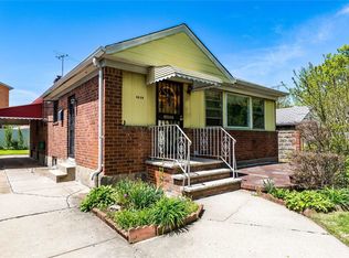 5614 228th St, Oakland Gardens, NY 11364