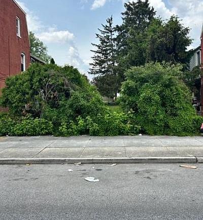 2nd image of 685 E Philadelphia St