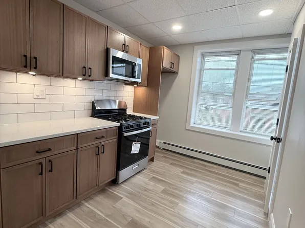 92 4th St #2ABC0, Passaic, NJ 07055