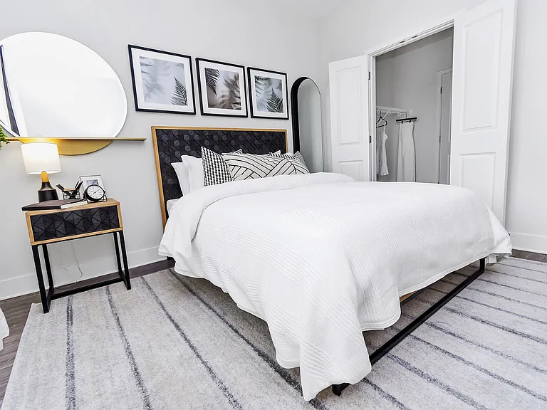POINTE AT EAST SHORE APARTMENTS — Photo 6