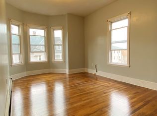 25 Hollywood St APT 2, Worcester, MA 01610