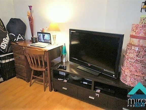 2nd image of 124 Mott St APT 28