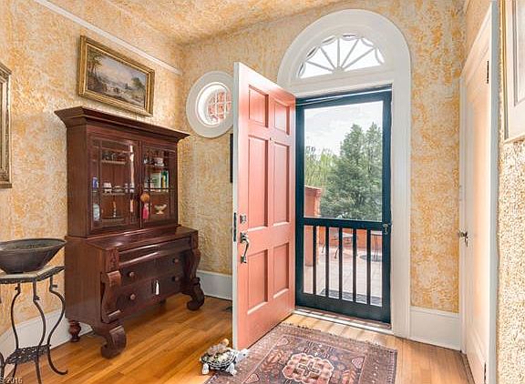 3rd image of 26 Sheridan Rd