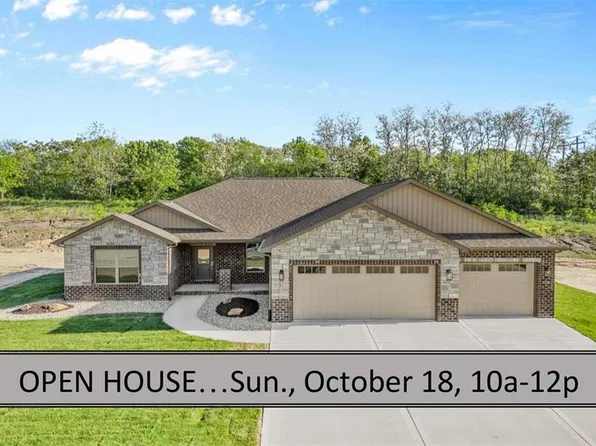 2947 Bluff Ridge Ct, Maryville, IL 62062