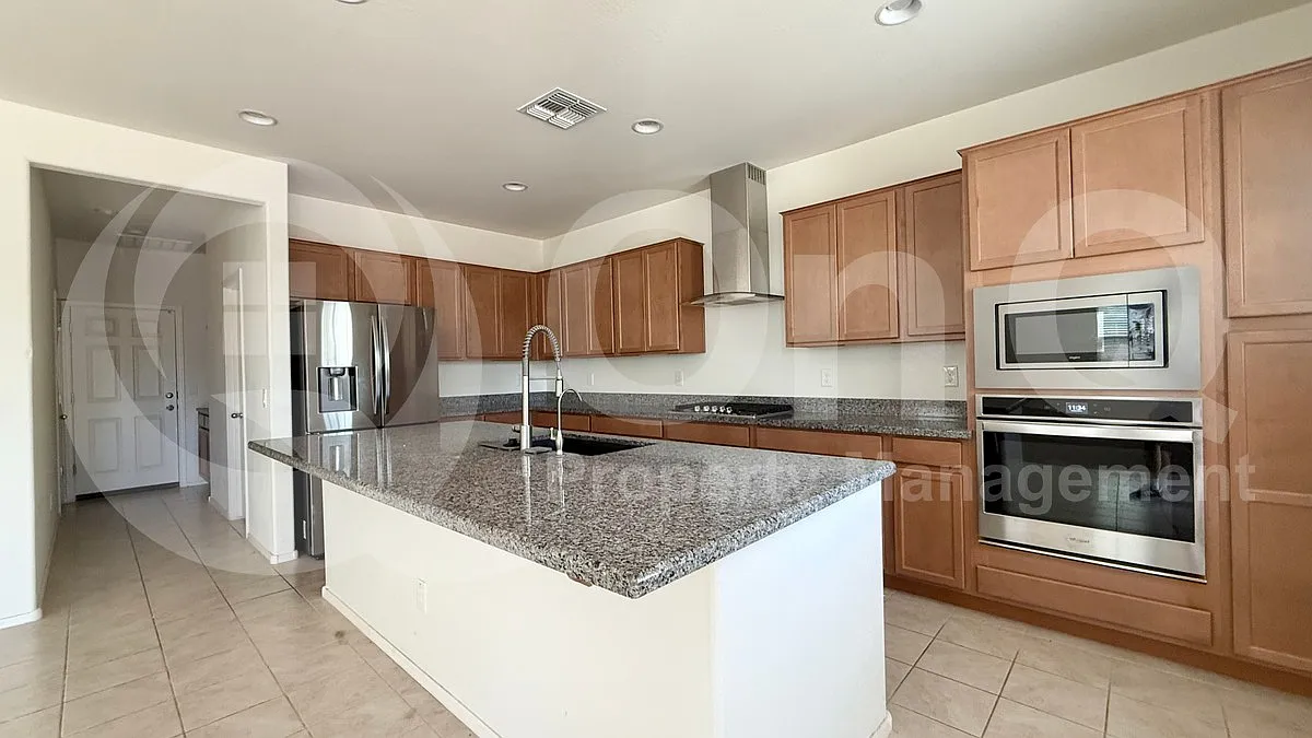 Studio, 4.0 bath, 2939 sqft, $3,250 — Photo 3