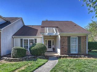 6810 Cabot Cres, Charlotte, NC 28226
