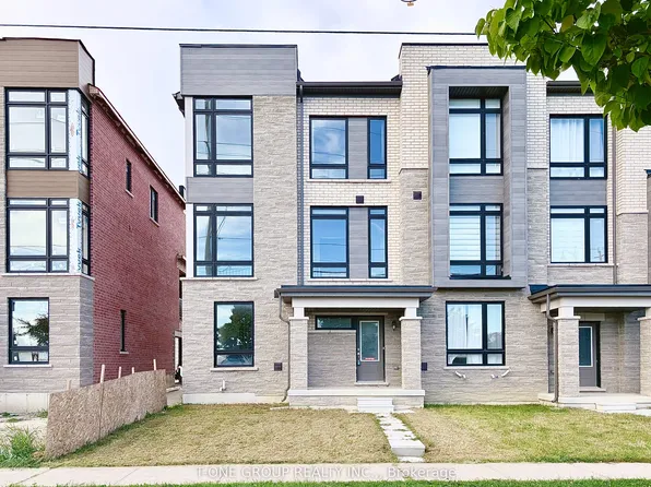 110 Blick Cres, Aurora, ON L4G 7Y9