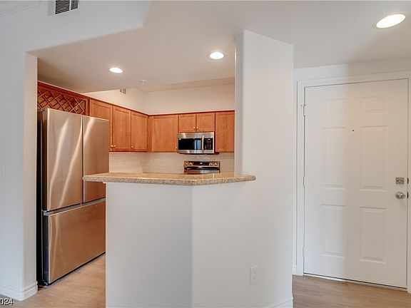 3rd image of 4400 S Jones Blvd Unit 1095