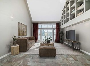 1505 S 27th Ave SW #206, Calgary, AB T2T1G5