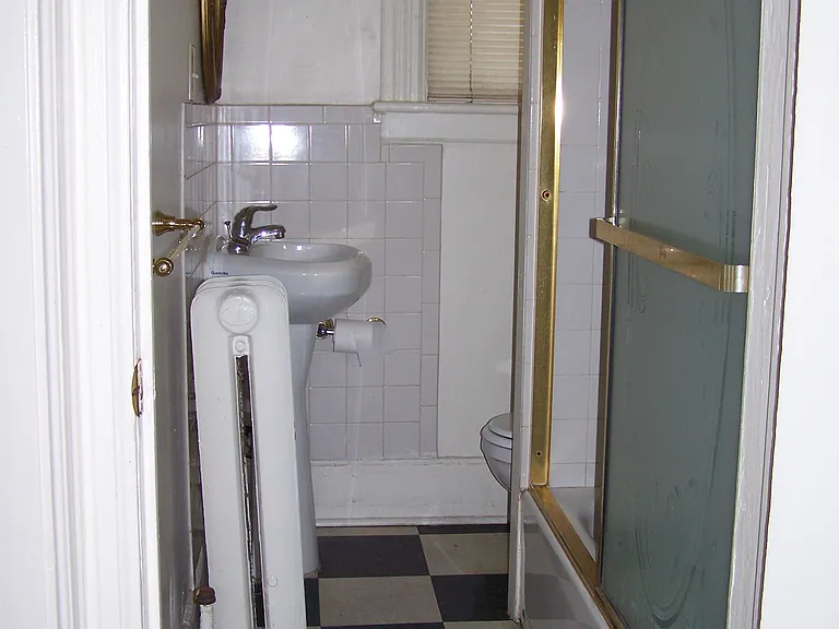 4 Delafield St #1A — Photo 4