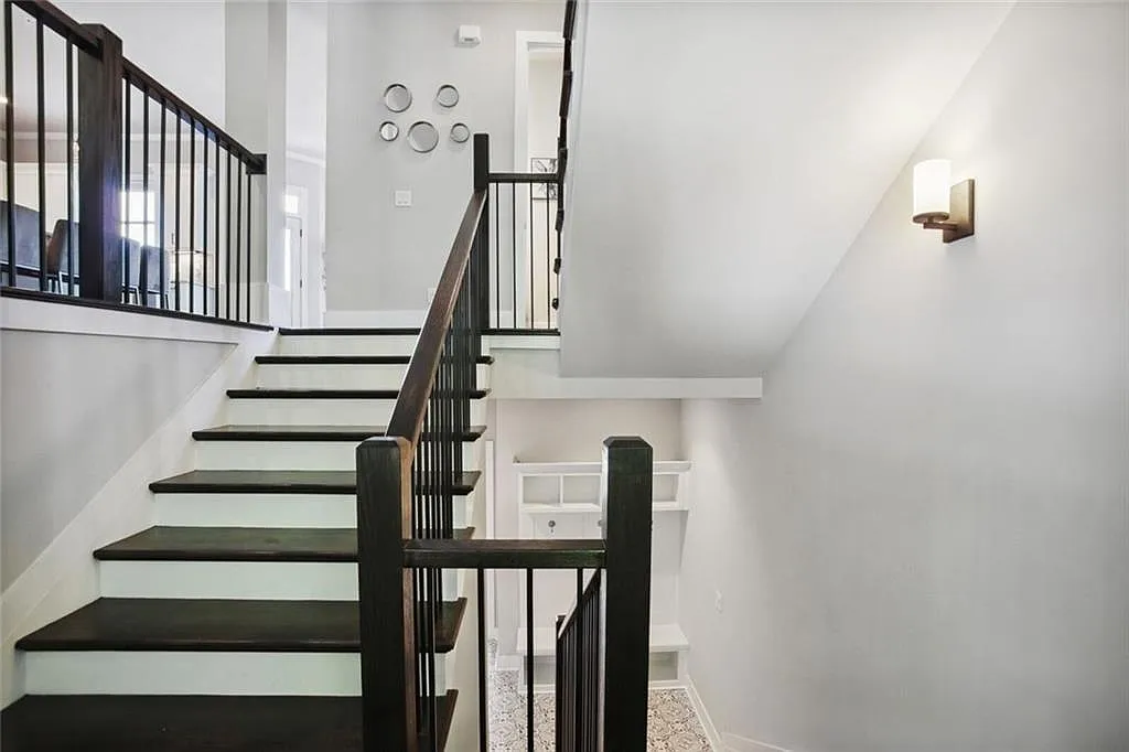 4 bed, 3.5 bath, 2217 sqft, $8,500 — Photo 3