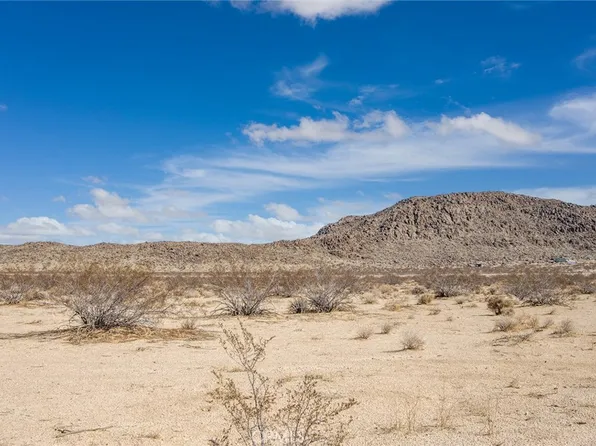 7777 La Brisa Dr, Joshua Tree, CA 92252