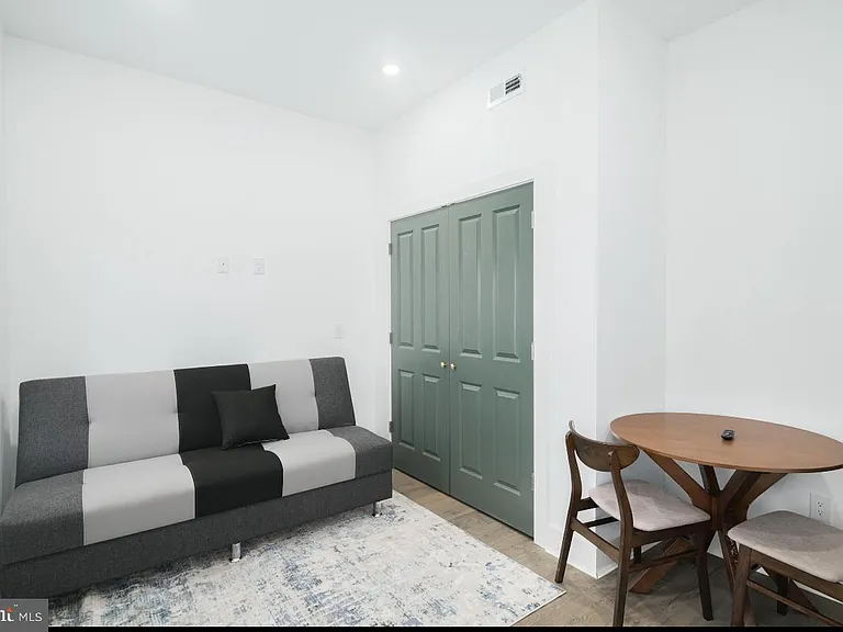 3127 Richmond St #3 — Photo 5