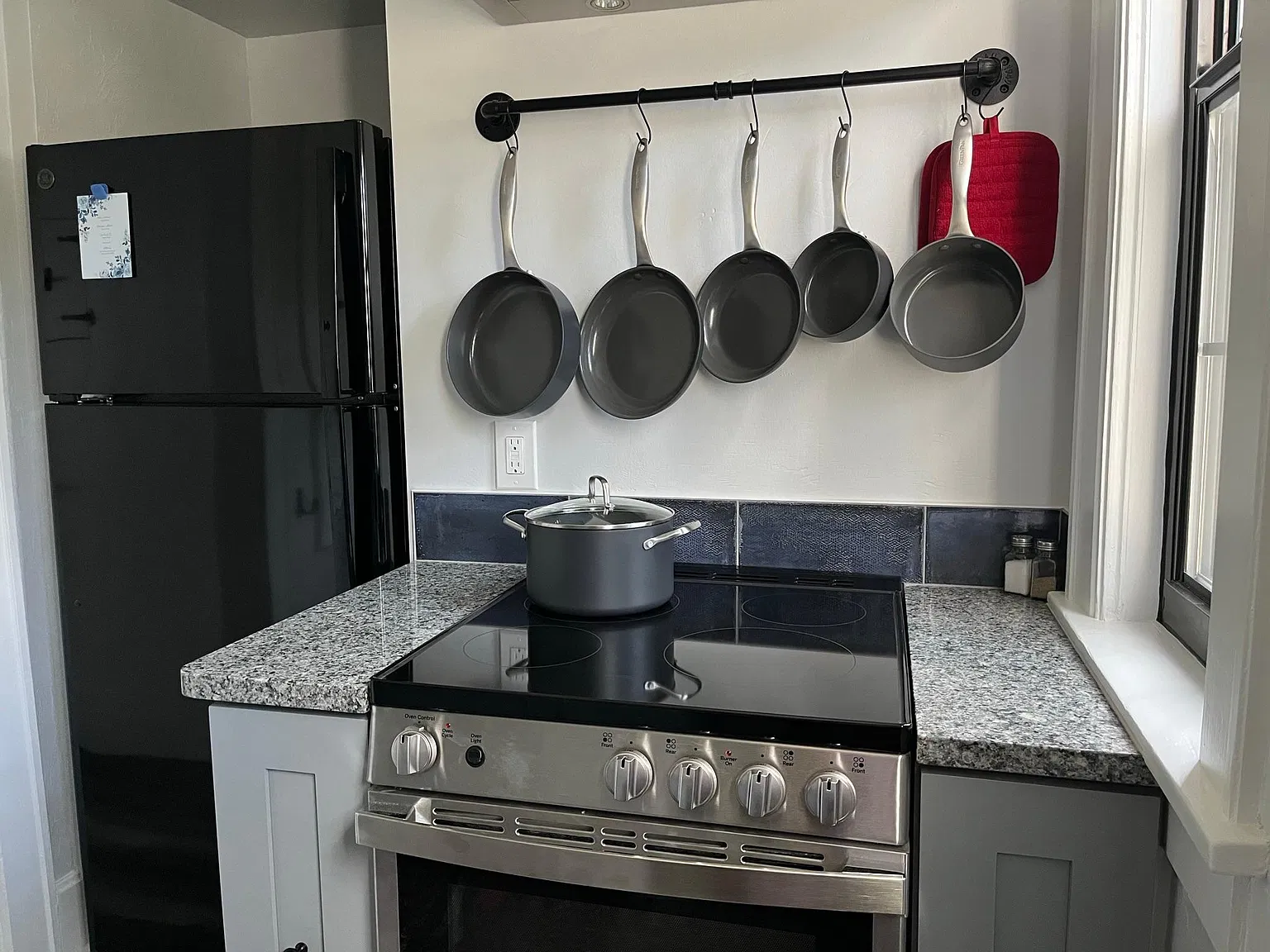 Studio, 364 sqft, $1,300 — Photo 4