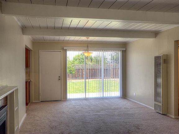4th image of 21130 Grenola Dr