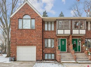 40 N Waiola Ave, La Grange, IL 60525