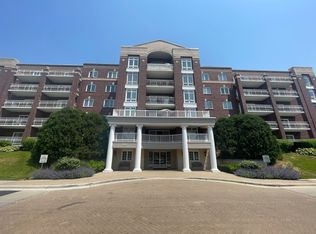 7051 W Touhy Ave APT 607, Niles, IL 60714