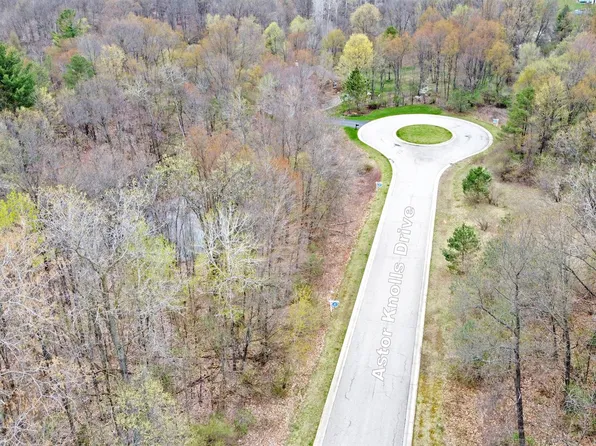 204 Astor Knolls Dr, Ortonville, MI 48462