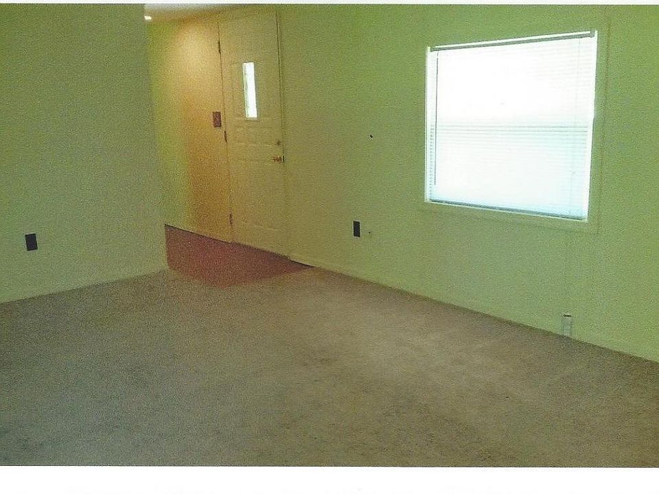 2nd image of 255 S Oak Ave