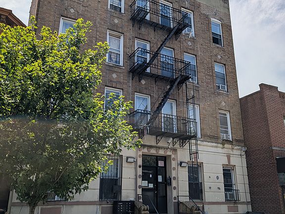 3rd image of 1198 Carroll St #2B