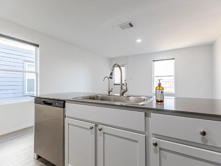 7606 Chancery Gate — Photo 8