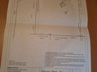 28 Francis Mooney Dr, Ridge, NY 11961