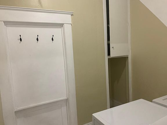 Additional storage in laundry room