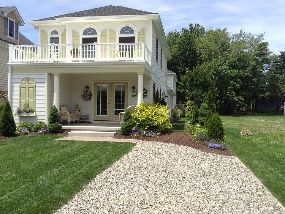 Front View of Home 