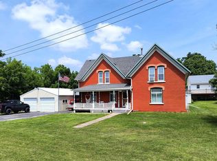 2525 River Rd, Decorah, IA 52101