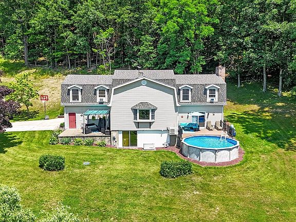 2nd image of 93 Heron Ln