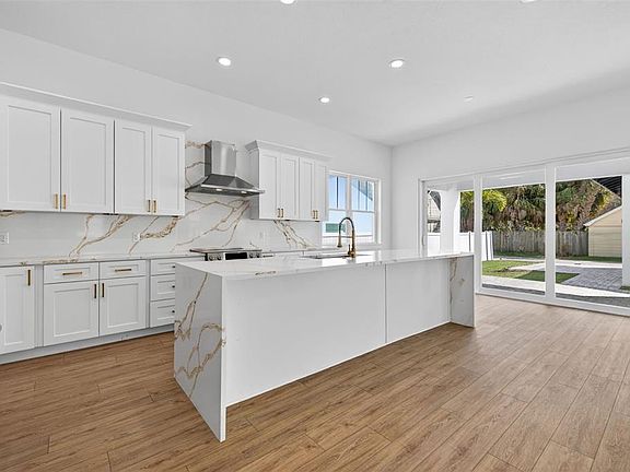 4th image of 842 30TH AVENUE