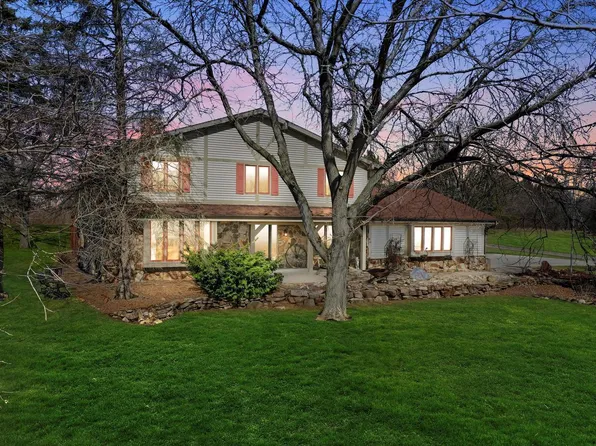 S78W26690 Hillview DRIVE, Mukwonago, WI 53149