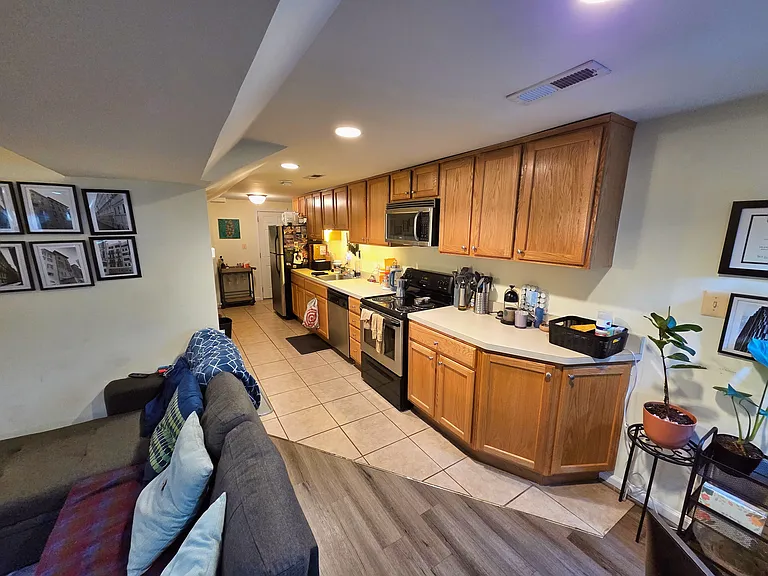 1361 Parkwood Pl NW #B — Photo 10