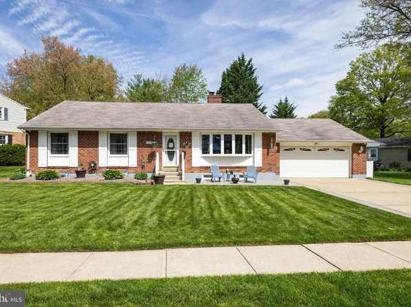 3203 S Landsdowne Dr, Wilmington, DE 19810