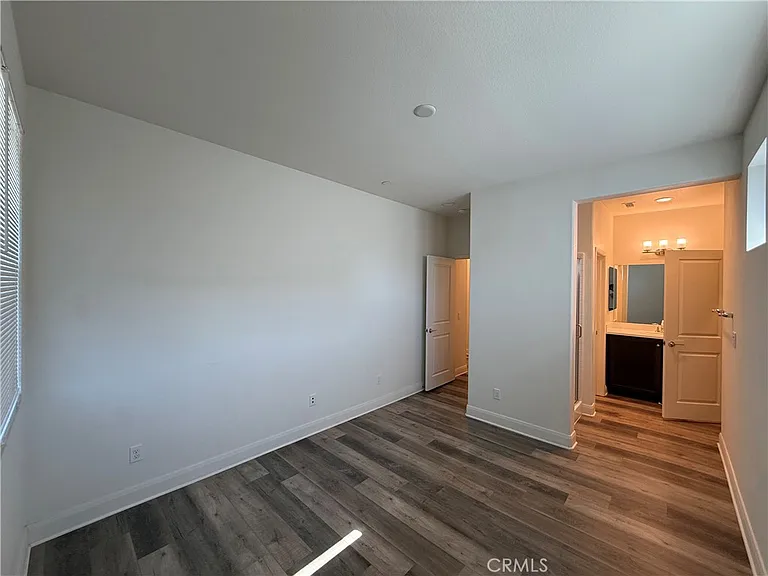 7362 Luminaire Pl — Photo 25