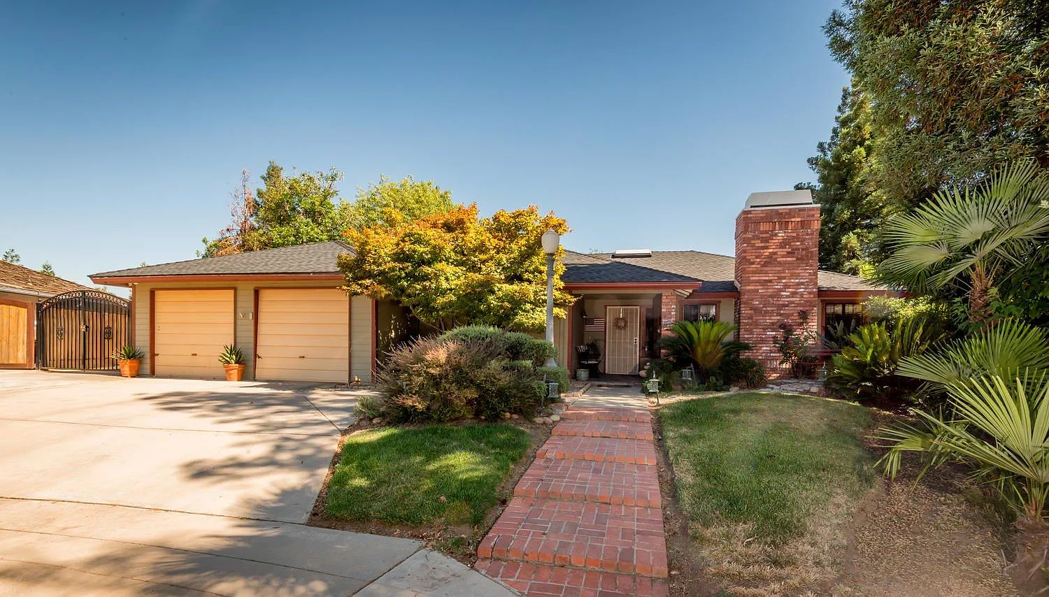 1799 Ash Ave photo 1